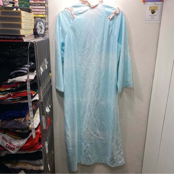 S. LOT OF 2 COMFY POLY BLEND NIGHTIES - Picture 4 of 8